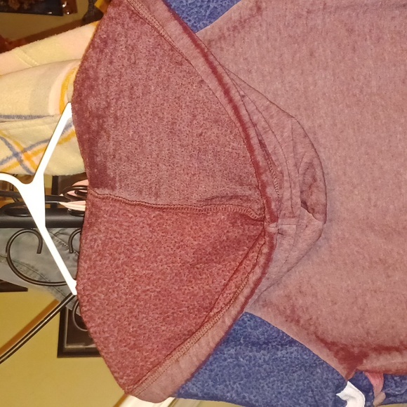 3$/12 Derek Heart Long Sleeve / Hooded. Med - Picture 4 of 5